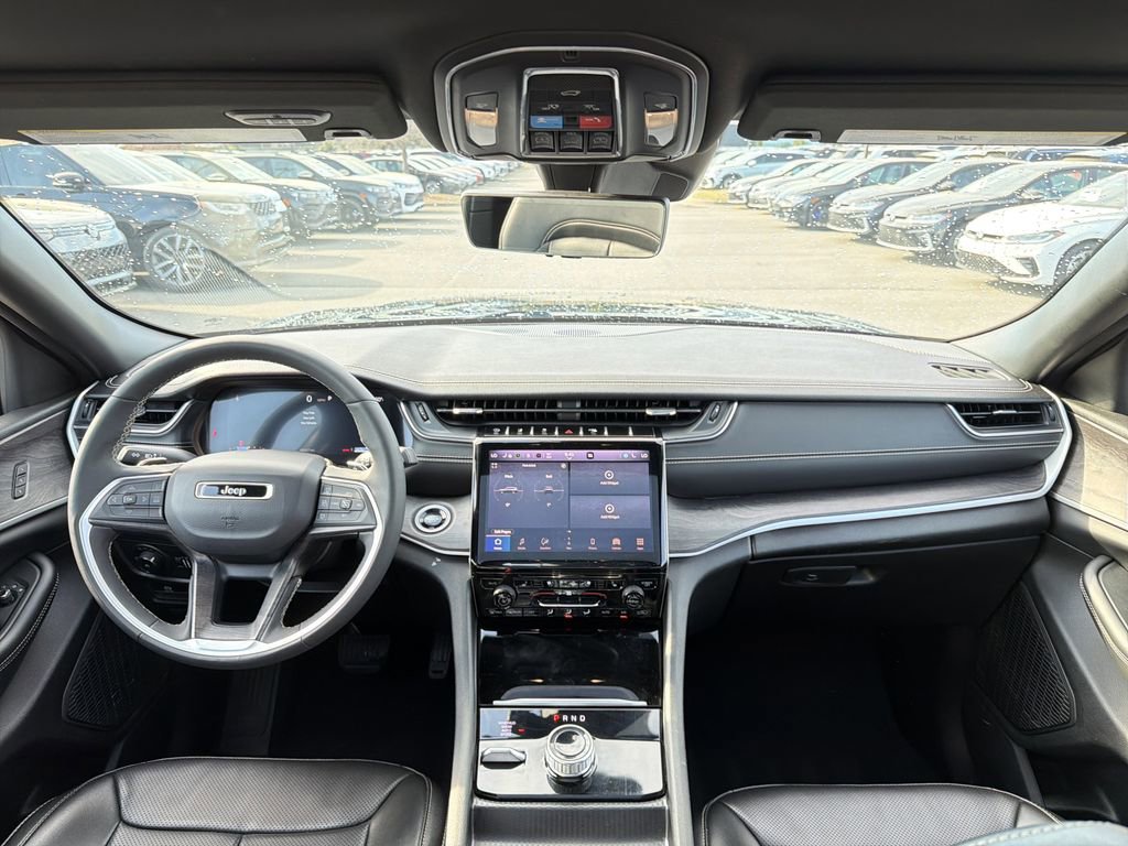 Used 2024 Jeep Grand Cherokee L Limited w/ Luxury Tech Group II image 22