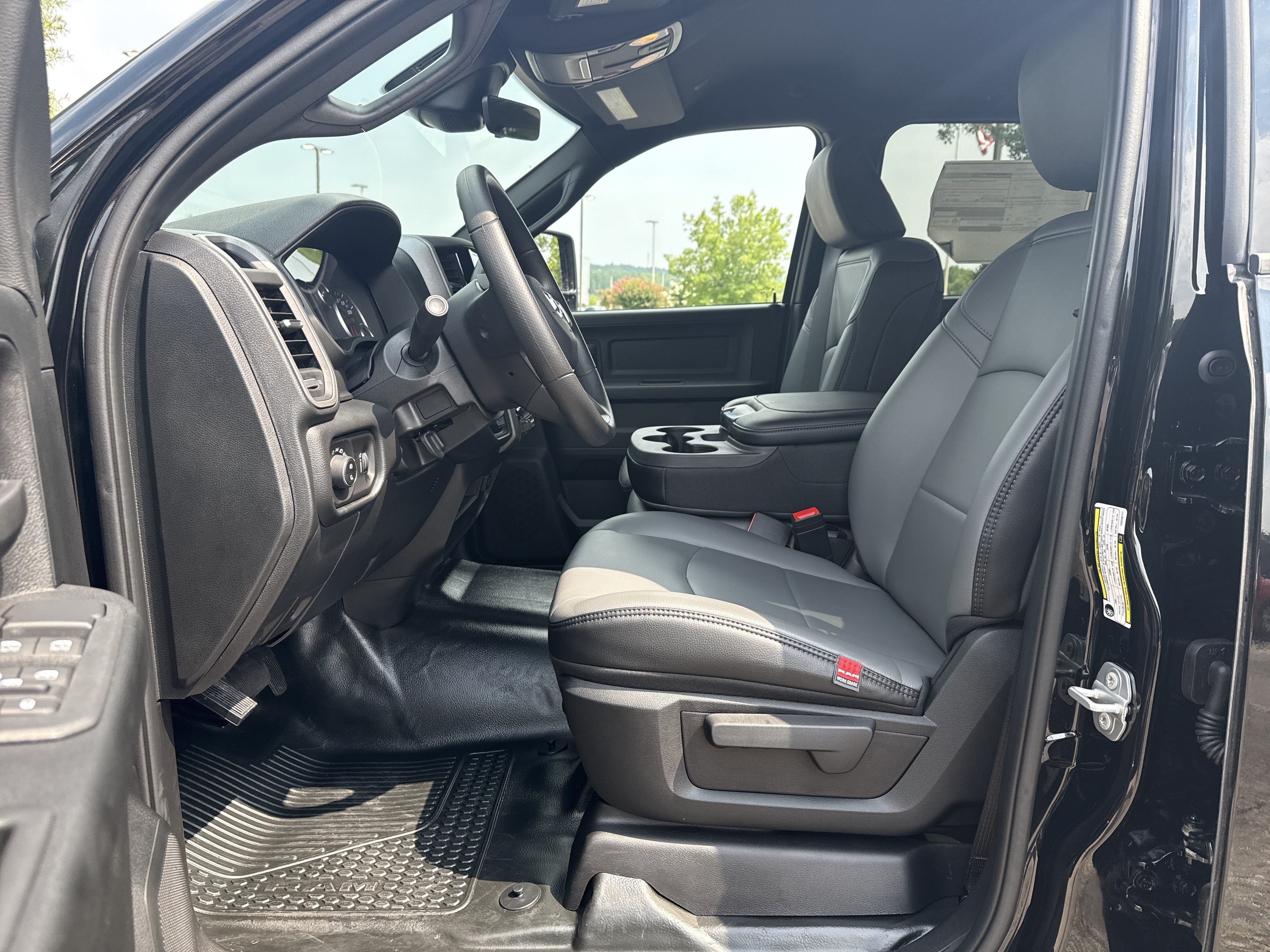 New 2026 RAM 3500 Tradesman w/ Chrome Appearance Group A AWD/4WD image 9