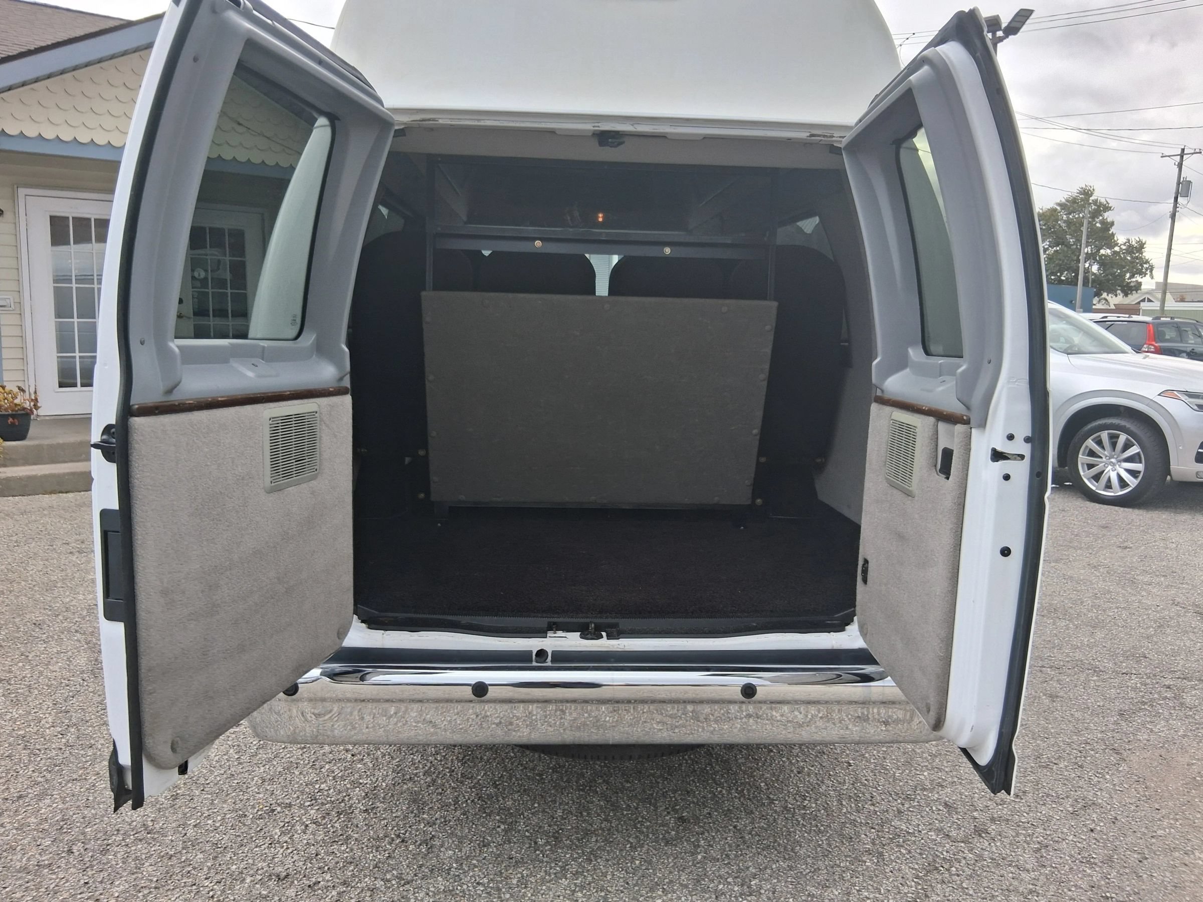 Used 2014 Ford E-250 and Econoline 250 Extended RWD image 10