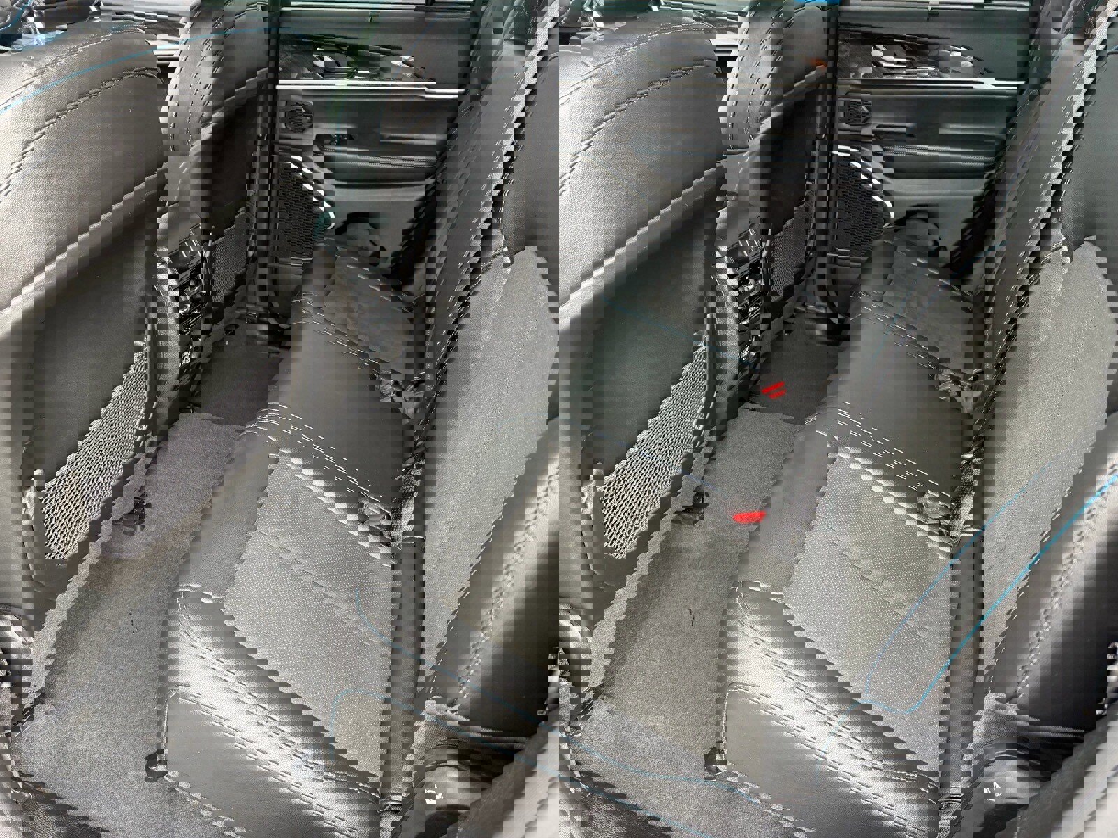 Used 2022 Jeep Grand Cherokee Trailhawk w/ Advanced Protech Group II image 19