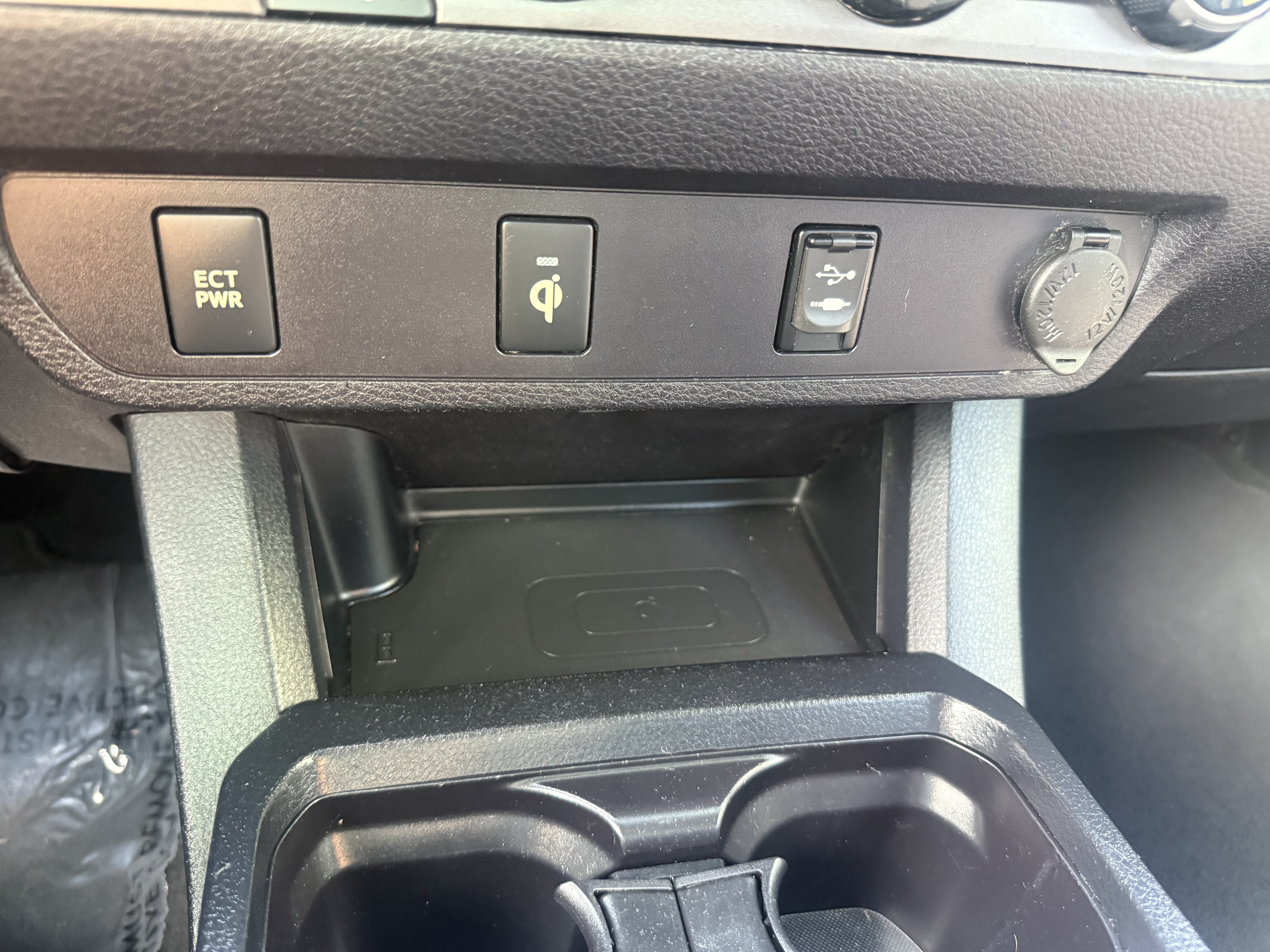 Used 2017 Toyota Tacoma TRD Sport w/ Tow Package (A/T) AWD/4WD image 15