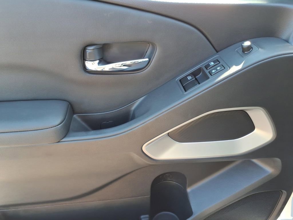 Used 2024 Nissan Frontier SV w/ Technology Package image 12