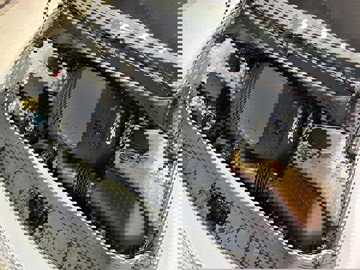 Used 2013 Chrysler 300 C w/ Light Group image 5