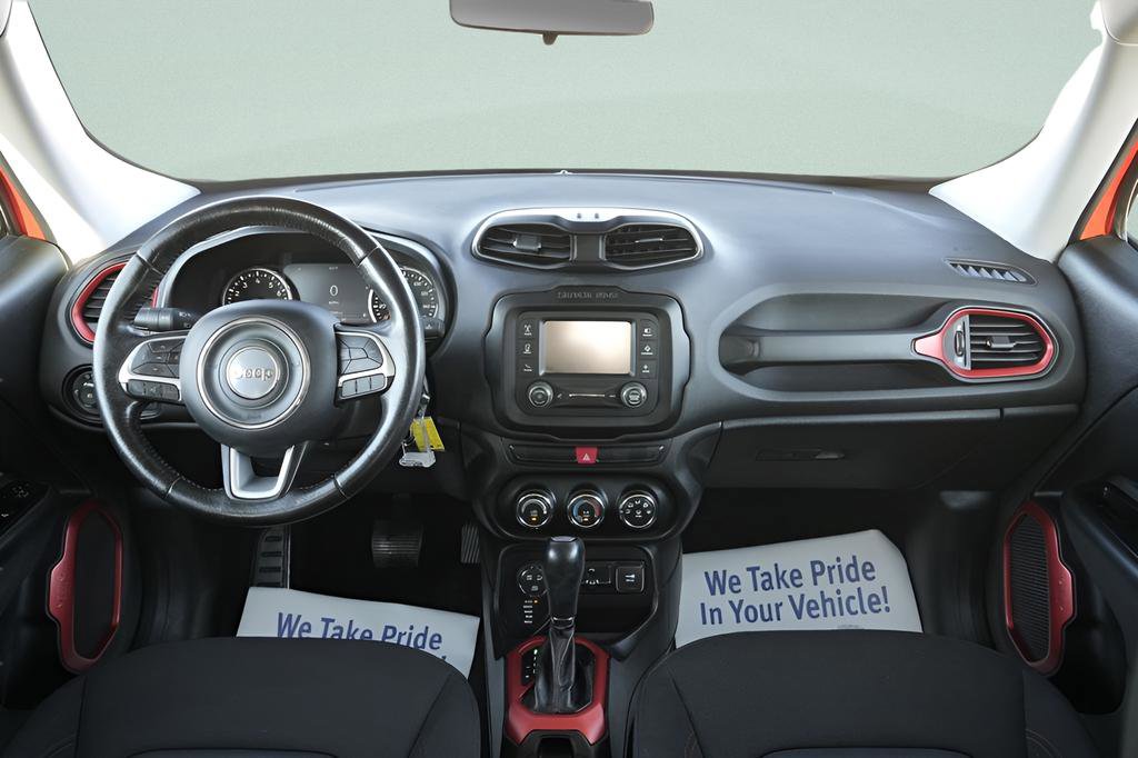 Used 2015 Jeep Renegade Trailhawk AWD/4WD image 16