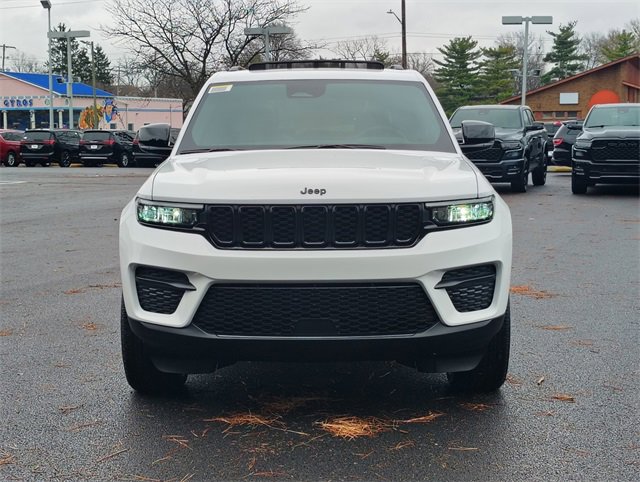 New 2025 Jeep Grand Cherokee Altitude w/ Trailer Tow Package image 33