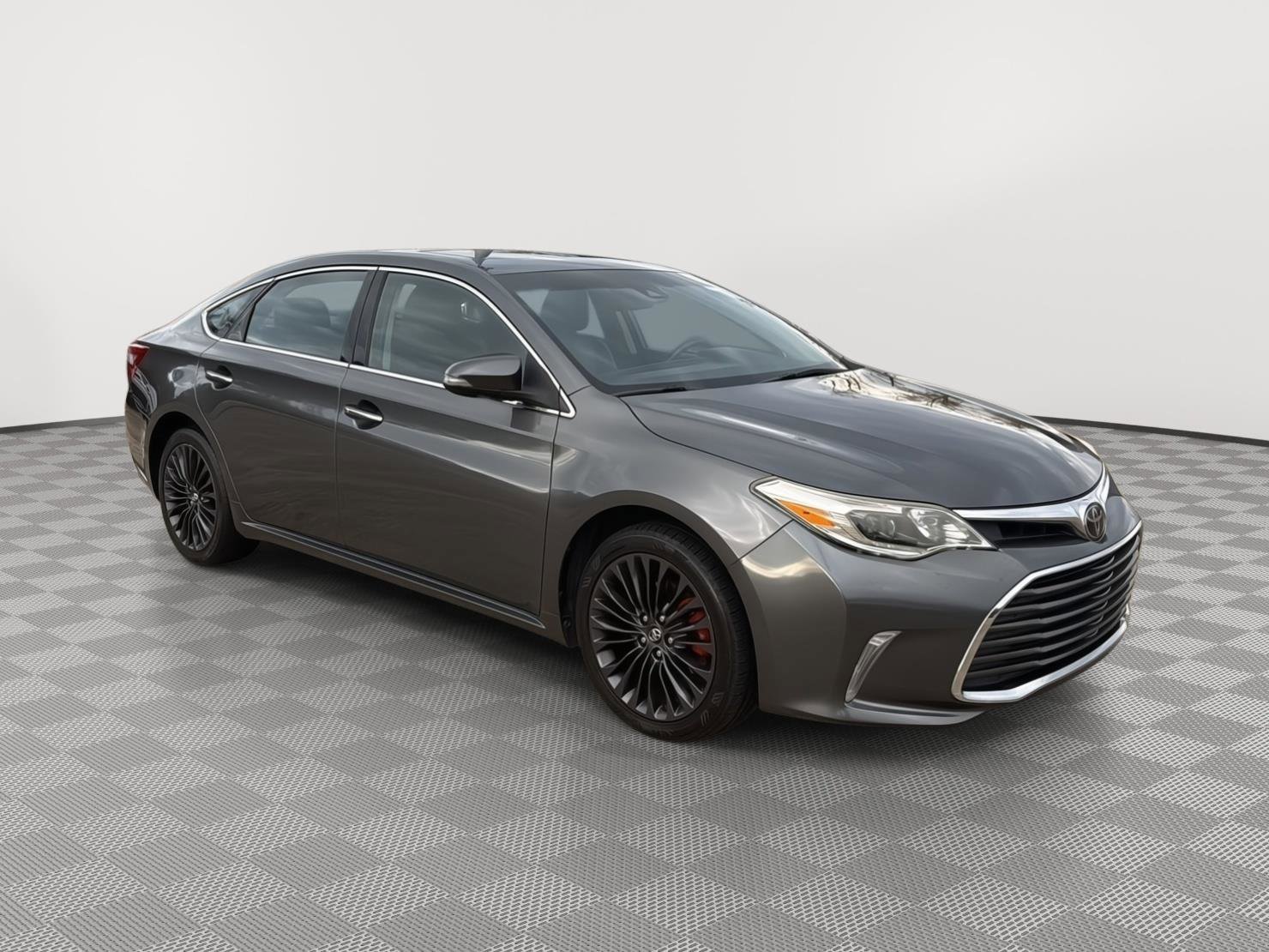 Used 2017 Toyota Avalon Limited image 7