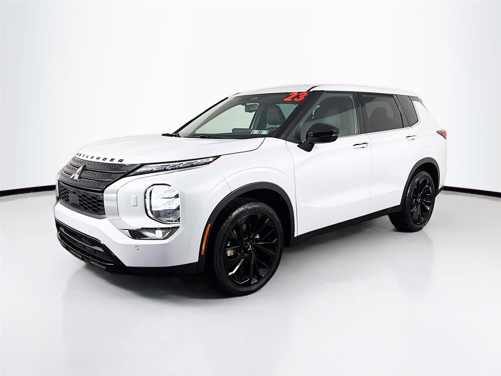 Used 2023 Mitsubishi Outlander SEL Black Edition AWD/4WD image 3
