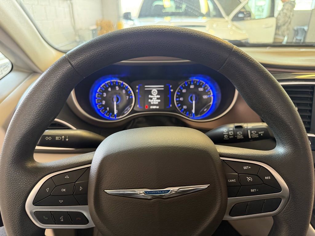 Used 2018 Chrysler Pacifica Touring Plus image 32