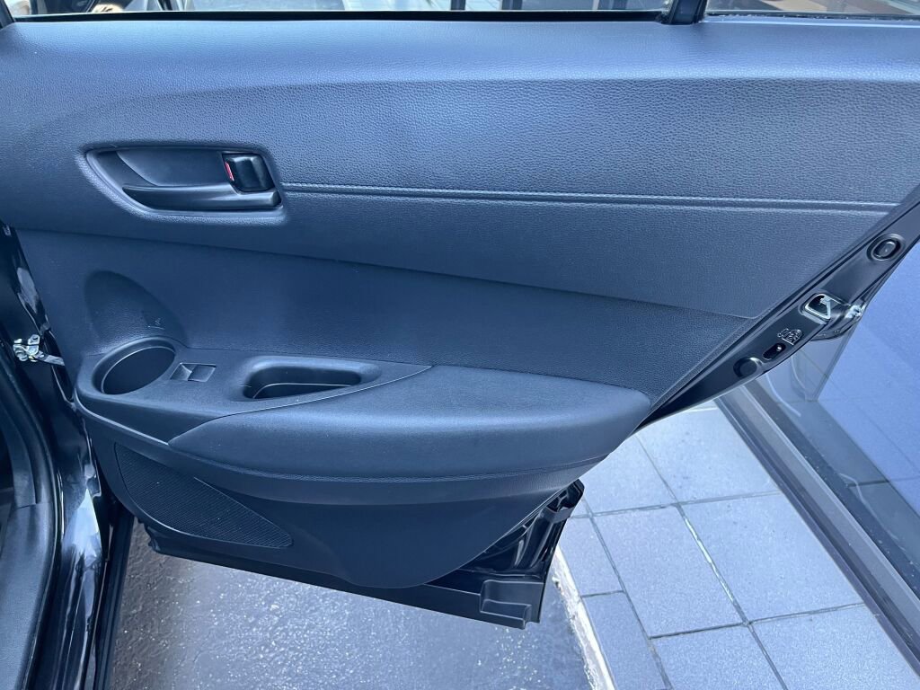 Used 2022 Toyota Corolla Cross LE w/ Moonroof Package FWD image 28
