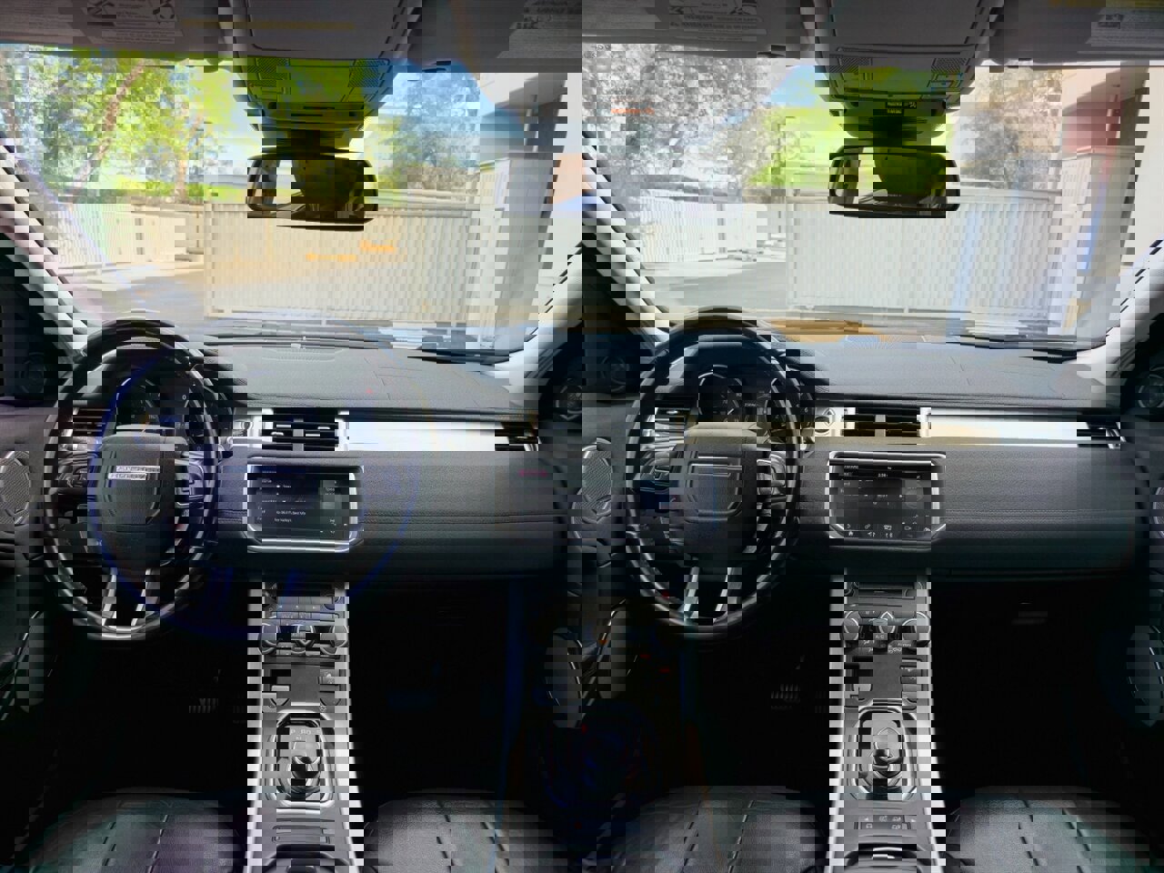 Used 2017 Land Rover Range Rover Evoque SE image 16