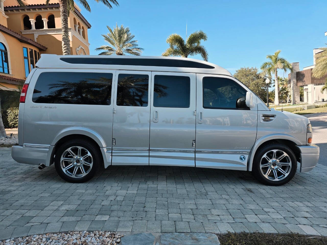 Used 2016 GMC Savana 2500 image 45