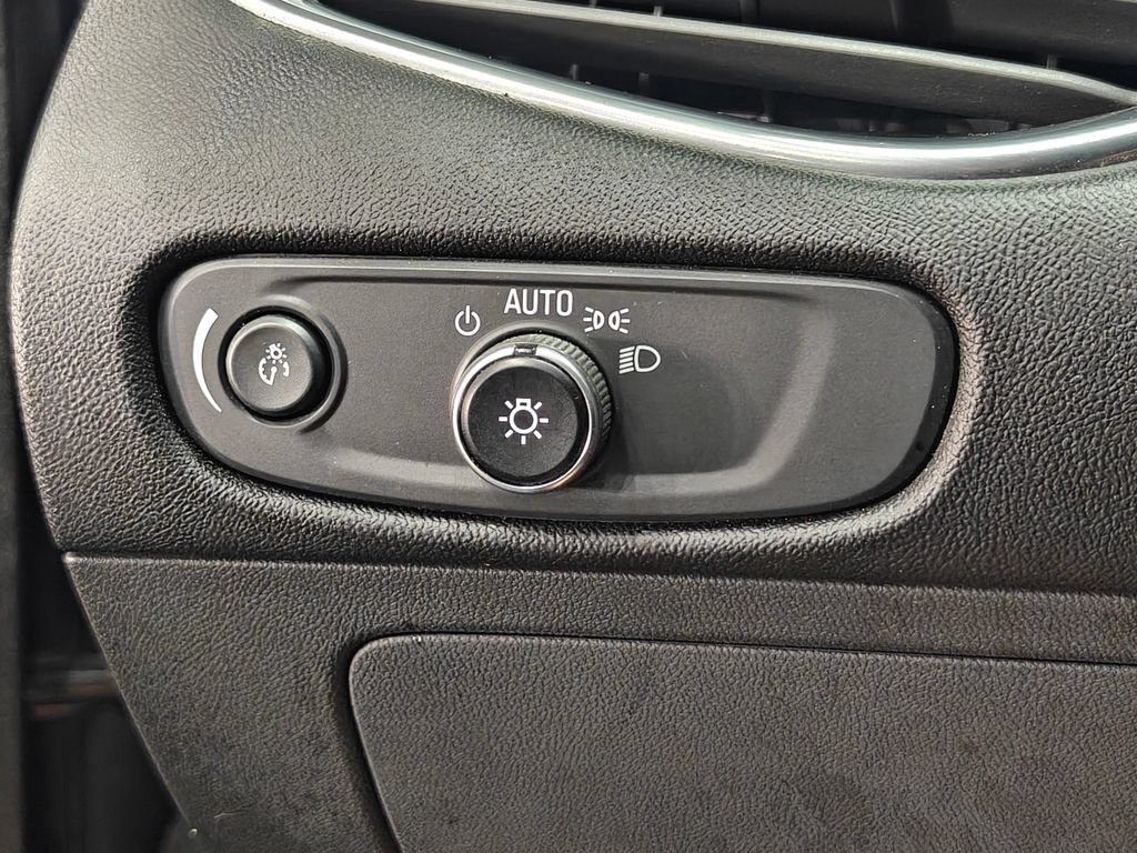 Used 2019 Chevrolet Malibu LT FWD image 10