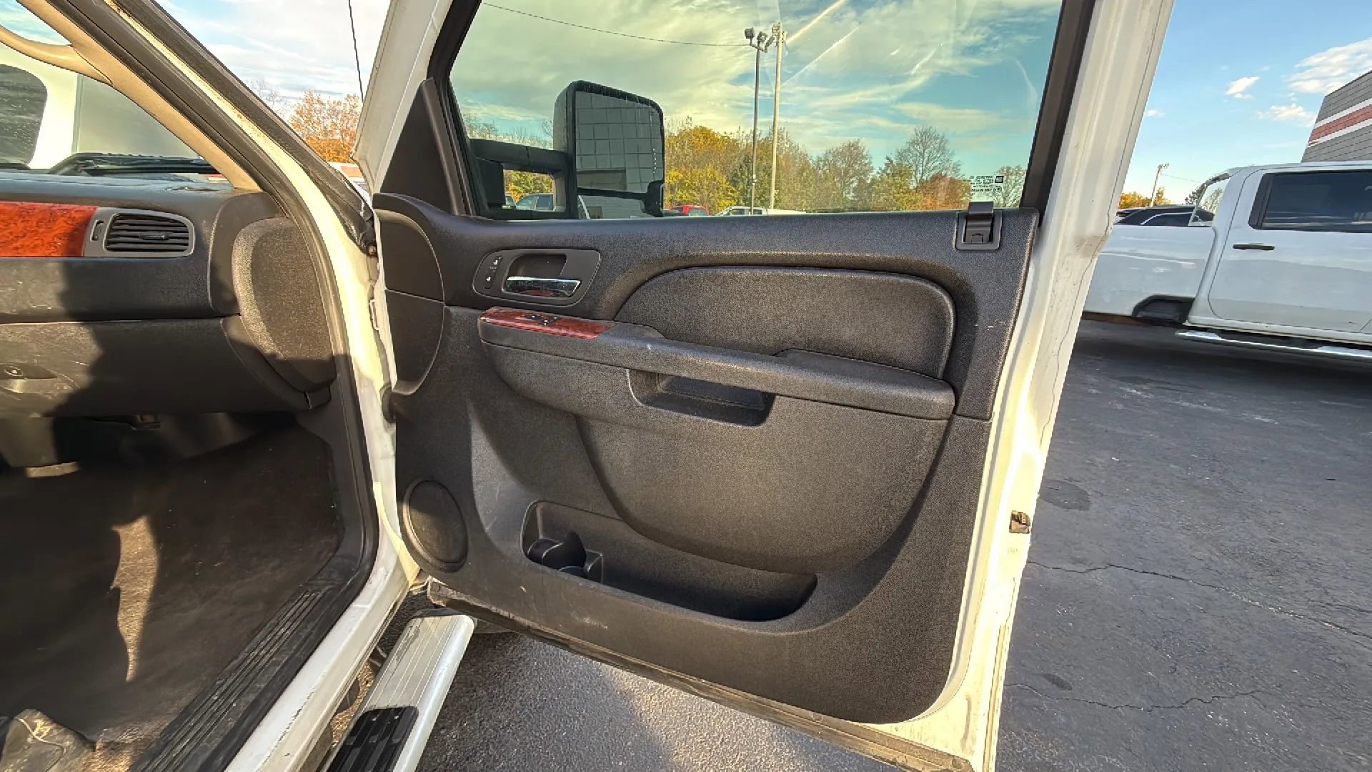 Used 2012 GMC Sierra 3500 SLT w/ SLT Convenience Package image 16