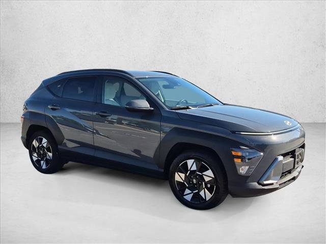 Used 2025 Hyundai Kona SEL FWD image 3