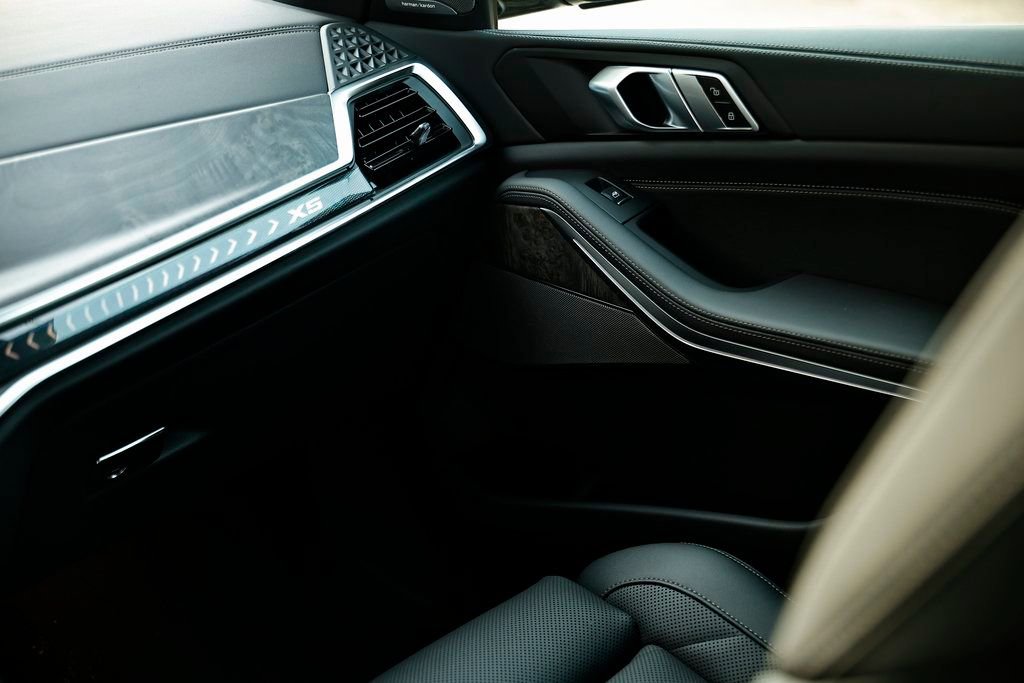 New 2026 BMW X5 xDrive40i w/ M Sport Package image 29