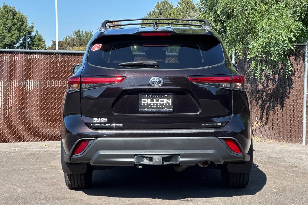 Used 2021 Toyota Highlander XLE AWD/4WD image 8