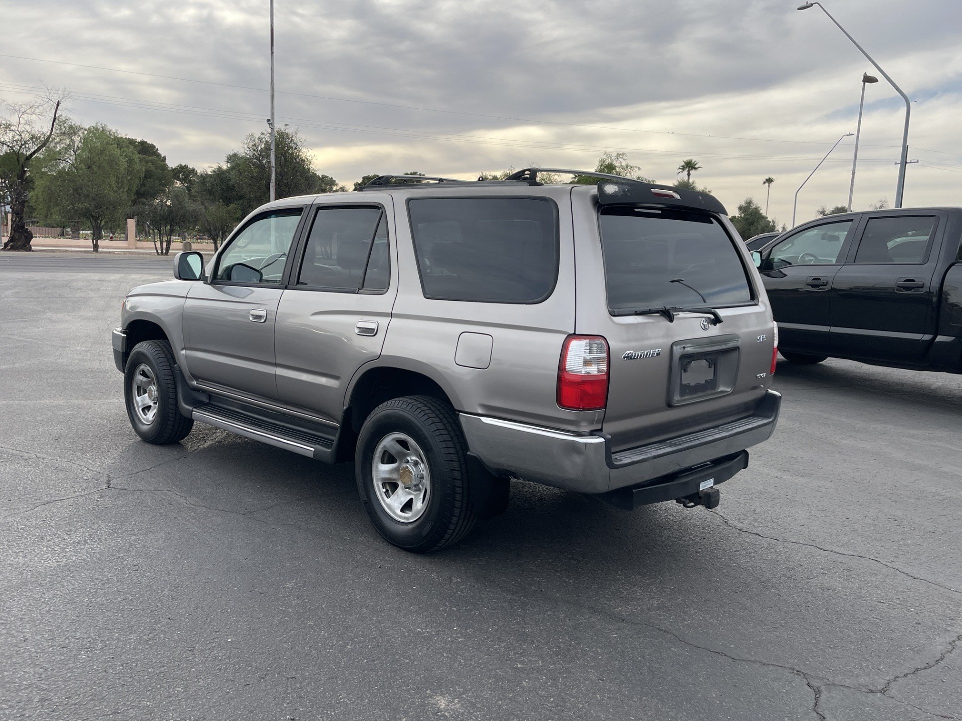 Used 2001 Toyota 4Runner SR5 RWD image 3