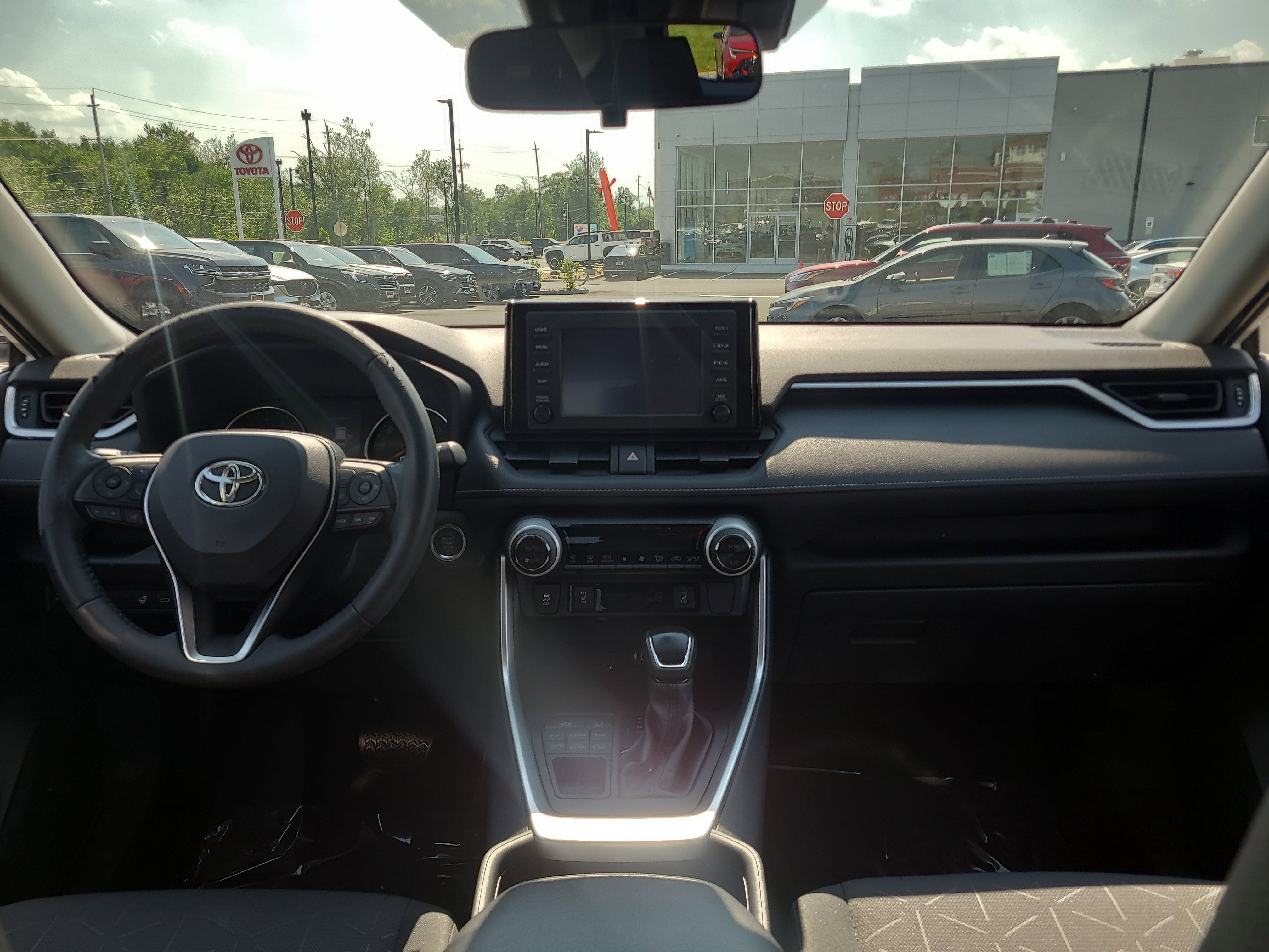 Certified 2019 Toyota RAV4 XLE w/ Convenience Package AWD/4WD image 18