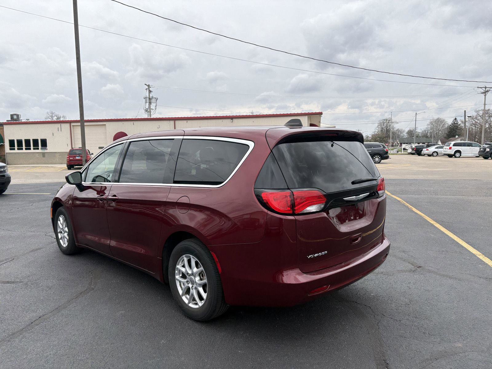 Used 2023 Chrysler Voyager LX image 23