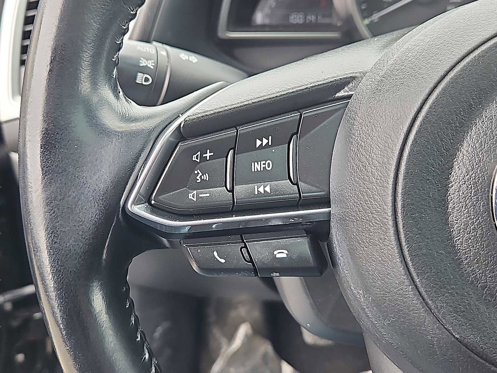 Used 2017 MAZDA MAZDA3 Touring image 21