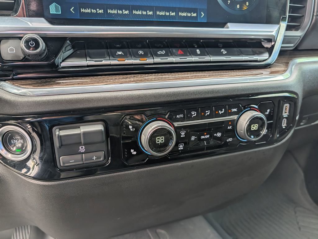 Used 2025 Chevrolet Silverado 1500 LT AWD/4WD image 19