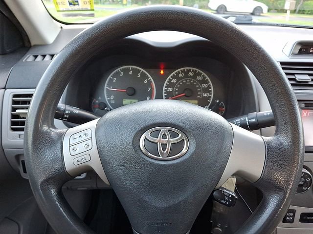 Used 2013 Toyota Corolla LE FWD image 20