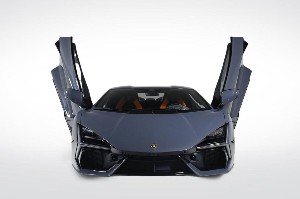 Used 2025 Lamborghini Revuelto image 28