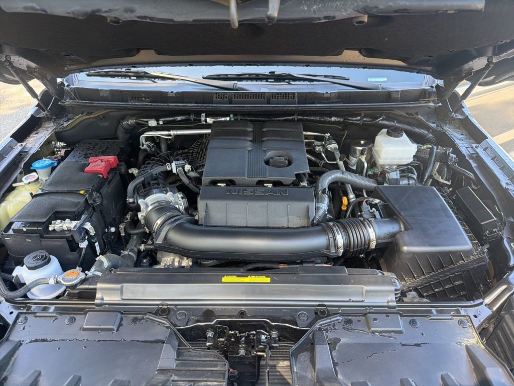 Used 2025 Nissan Frontier PRO-4X image 11