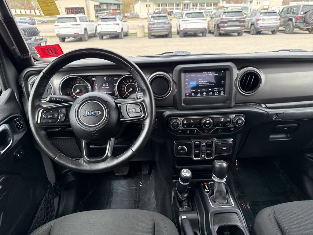 Certified 2021 Jeep Gladiator Sport AWD/4WD image 19