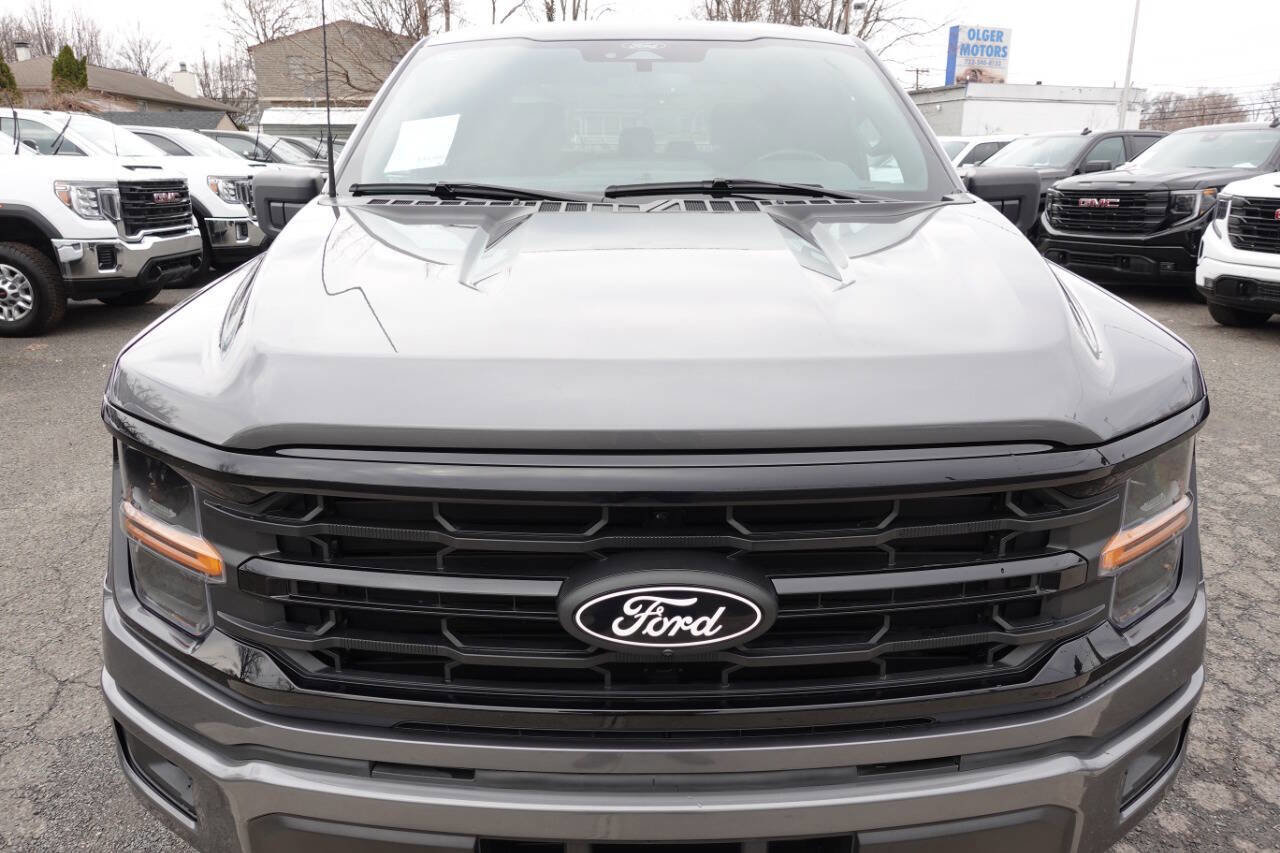 Used 2024 Ford F150 XLT w/ XLT Black Appearance Package image 6