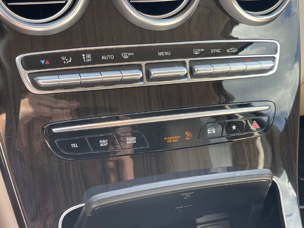 Used 2020 Mercedes-Benz GLC 300 image 34