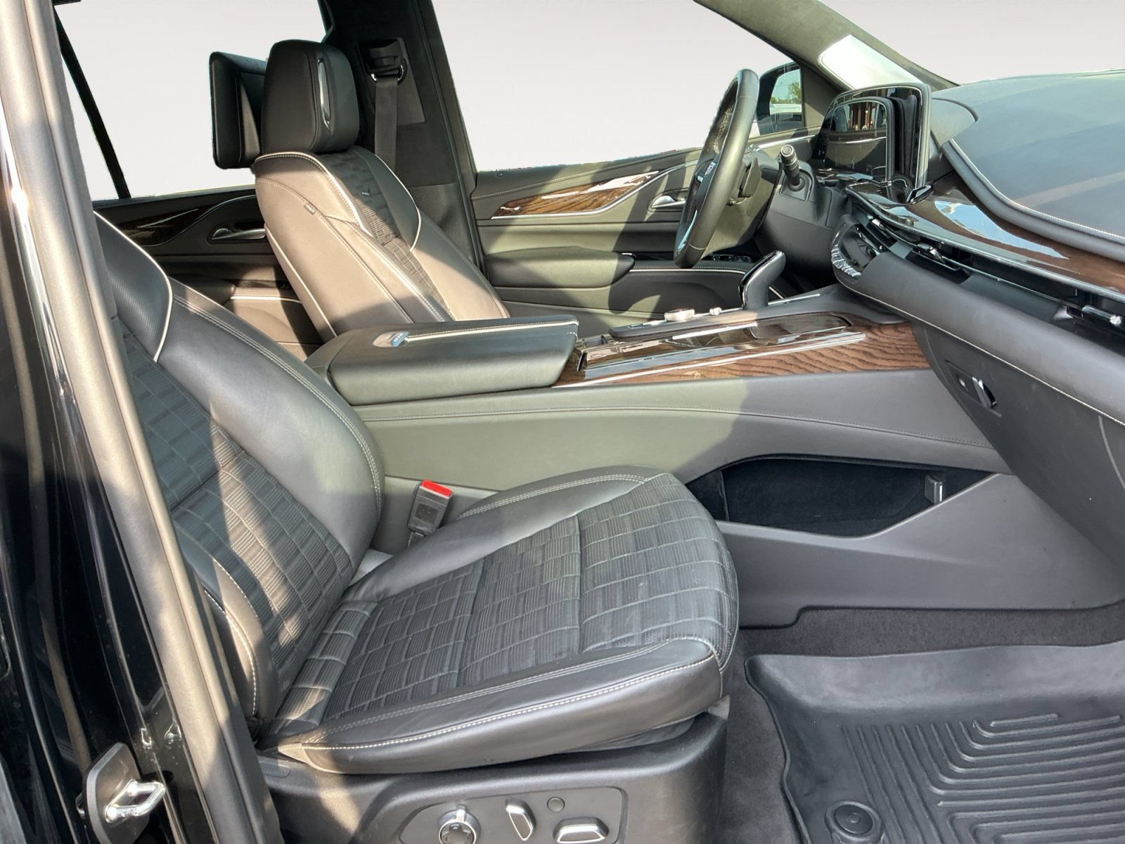 Used 2023 Cadillac Escalade Sport Platinum AWD/4WD image 15