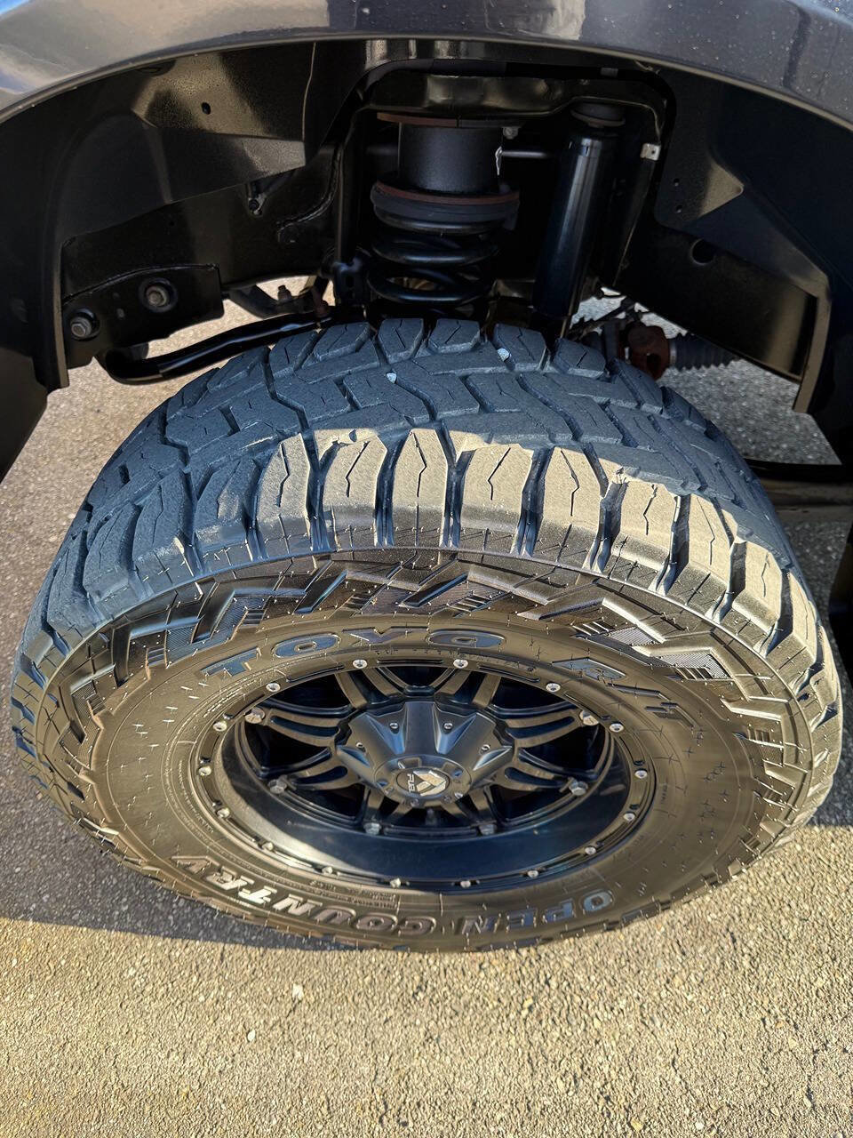 Used 2015 RAM 3500 Laramie w/ Black Appearance Group AWD/4WD image 28