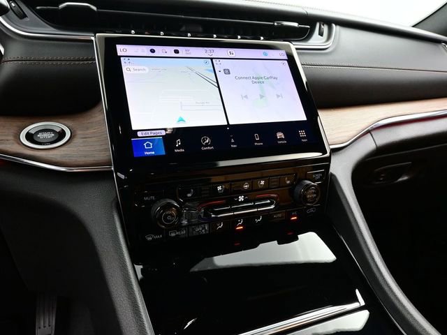 Used 2023 Jeep Grand Cherokee Summit image 10