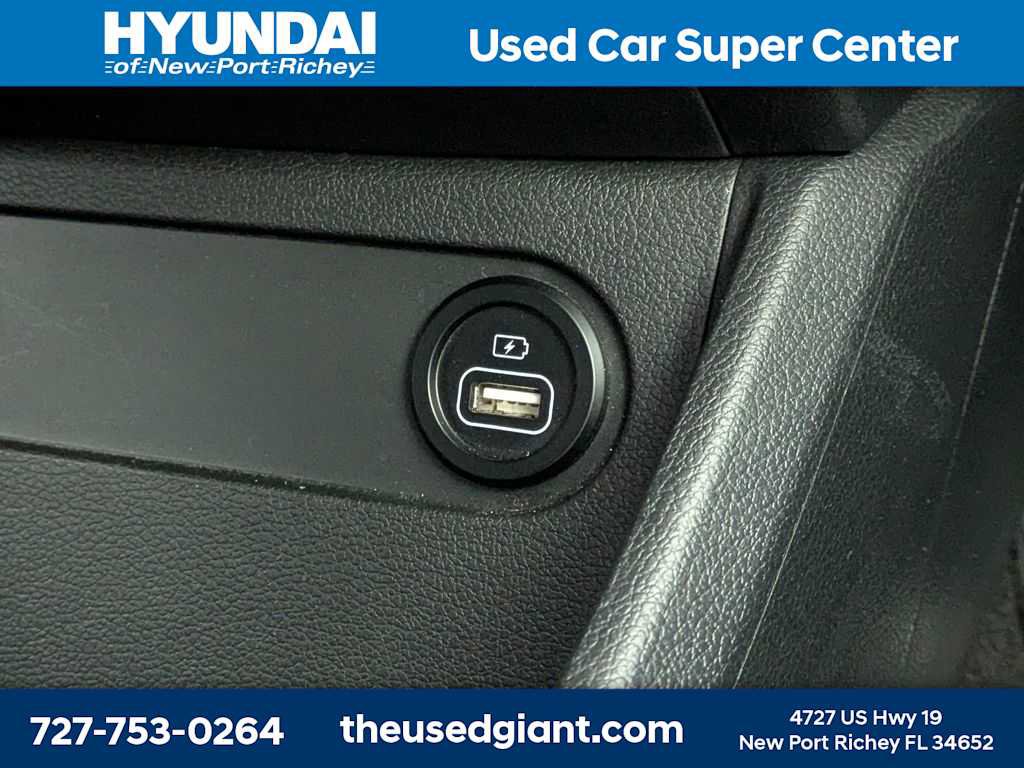 Certified 2023 Hyundai Santa Fe Limited FWD image 33