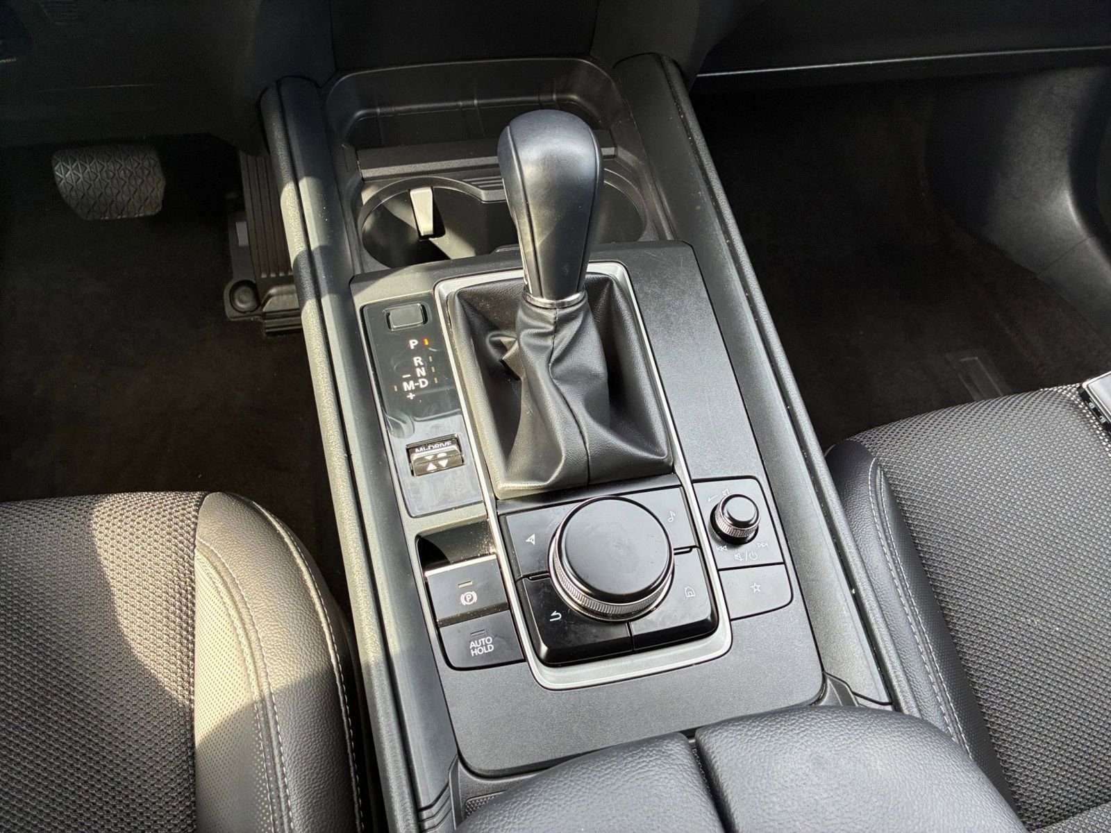 Used 2025 Nissan Versa SV image 41