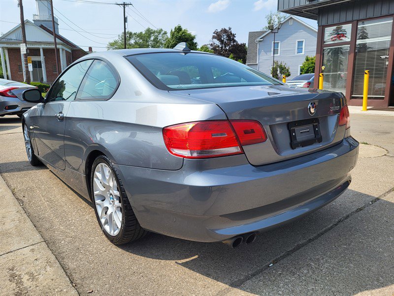 Used 2010 BMW 328i Coupe image 4