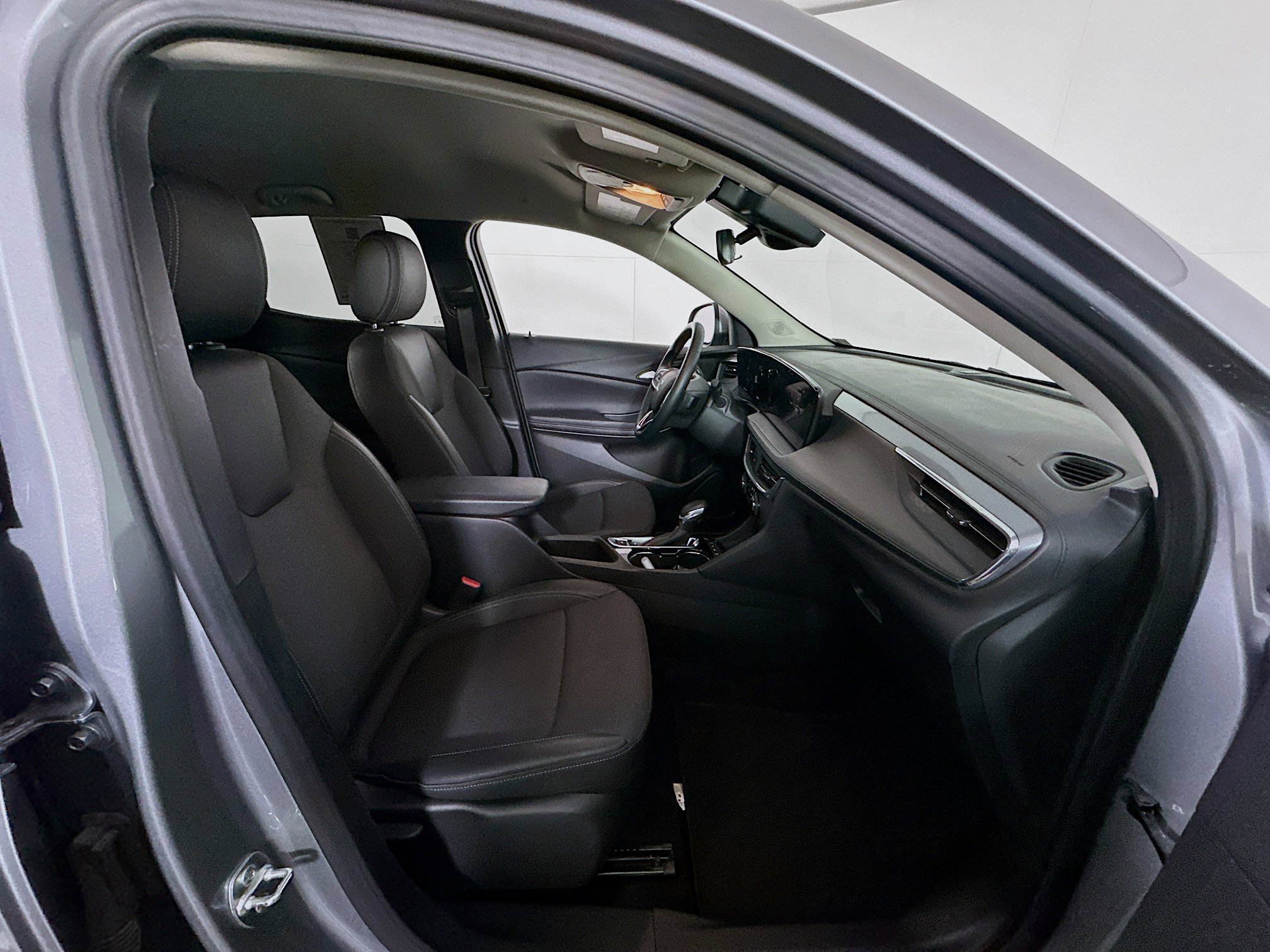 Used 2025 Buick Encore GX Preferred AWD/4WD image 32