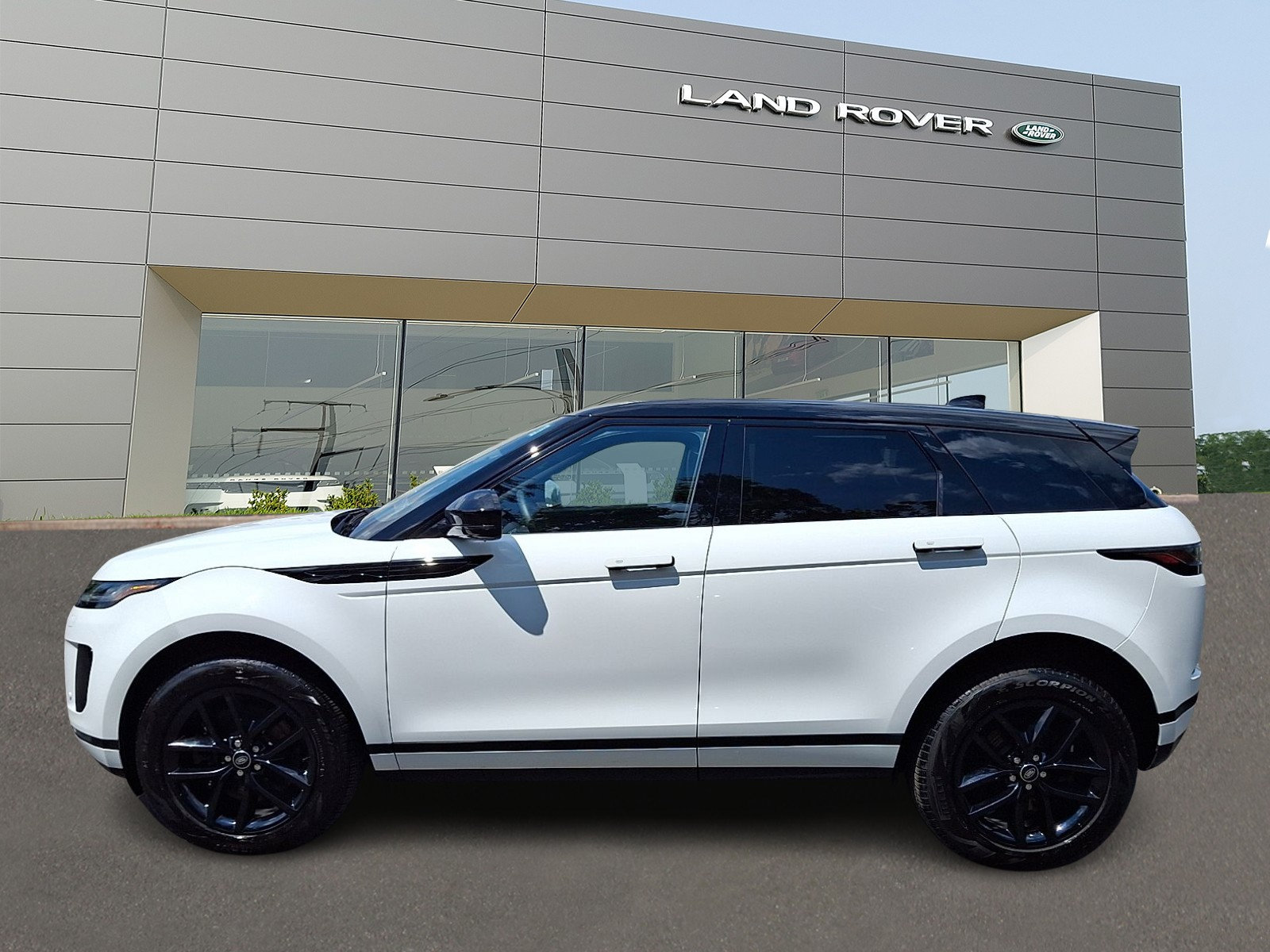 Used 2026 Land Rover Range Rover Evoque S AWD/4WD image 6