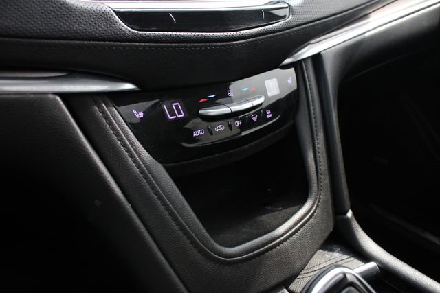 Used 2018 Cadillac XT5 Luxury w/ Driver Awareness Package FWD image 18