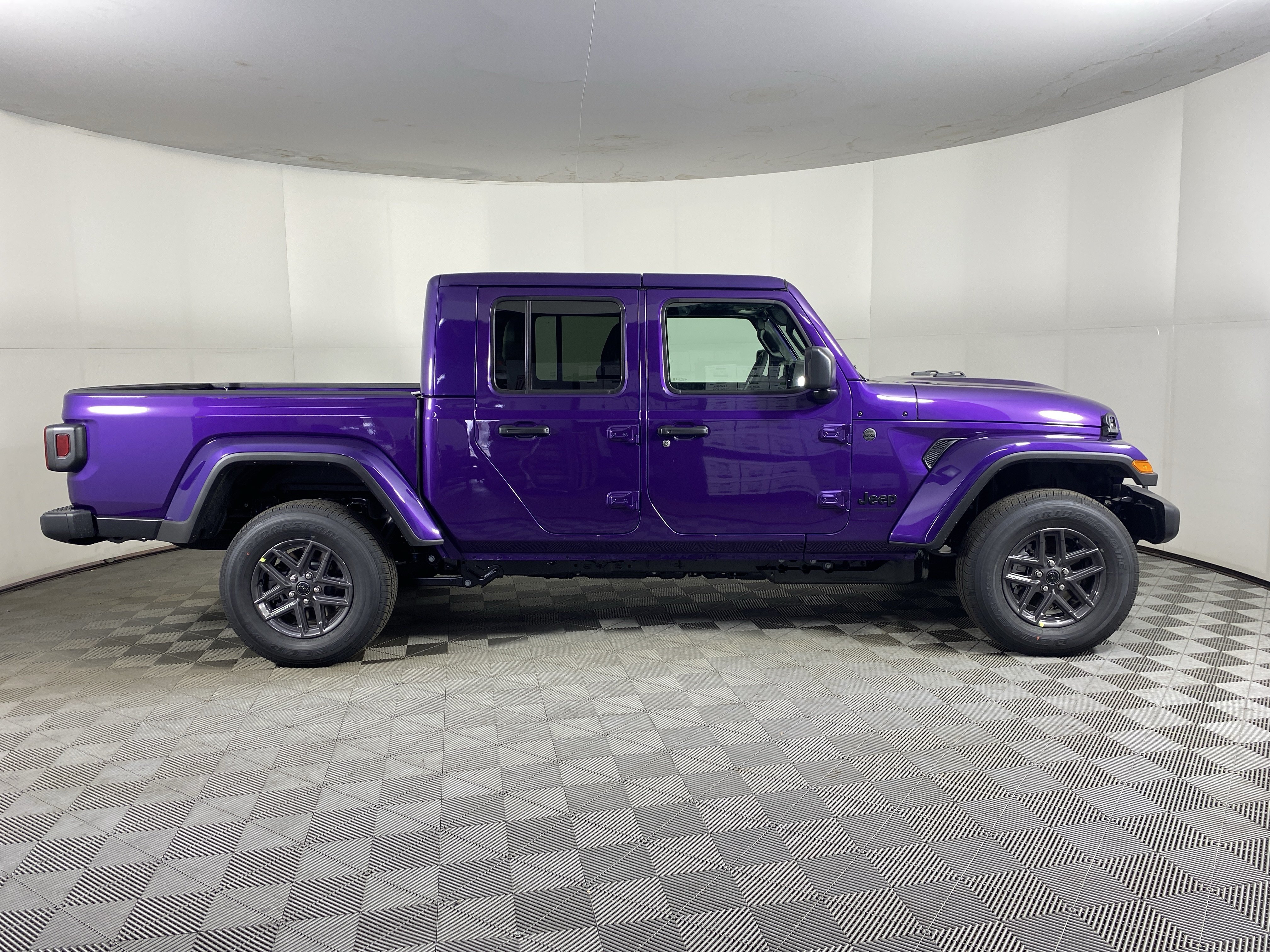 New 2026 Jeep Gladiator Sport AWD/4WD image 5