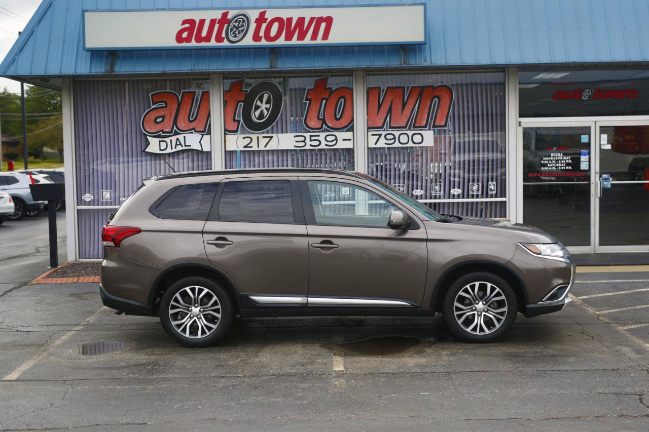 Used 2016 Mitsubishi Outlander SEL AWD/4WD image 22