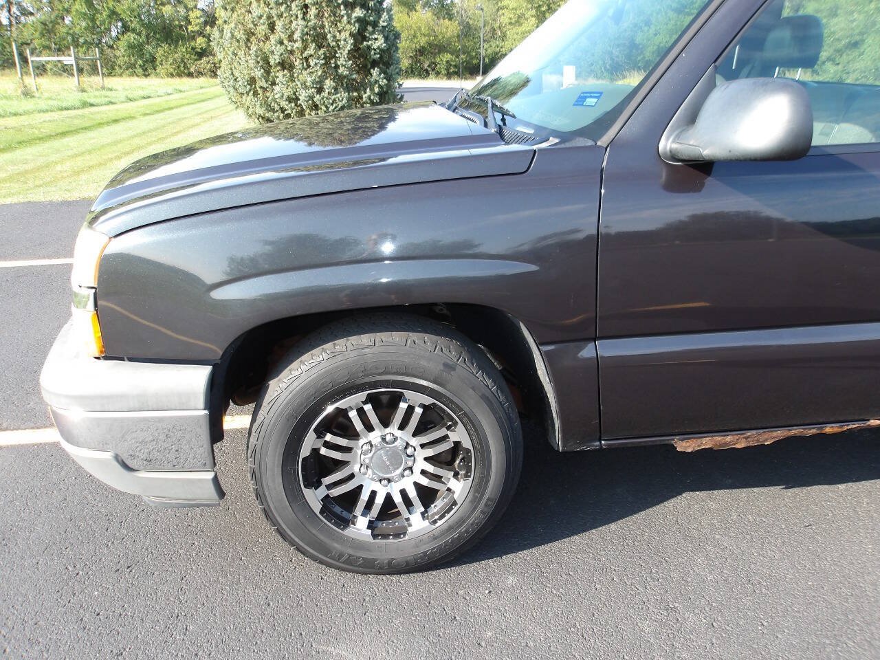 Used 2005 Chevrolet Silverado 1500 W/T RWD image 26