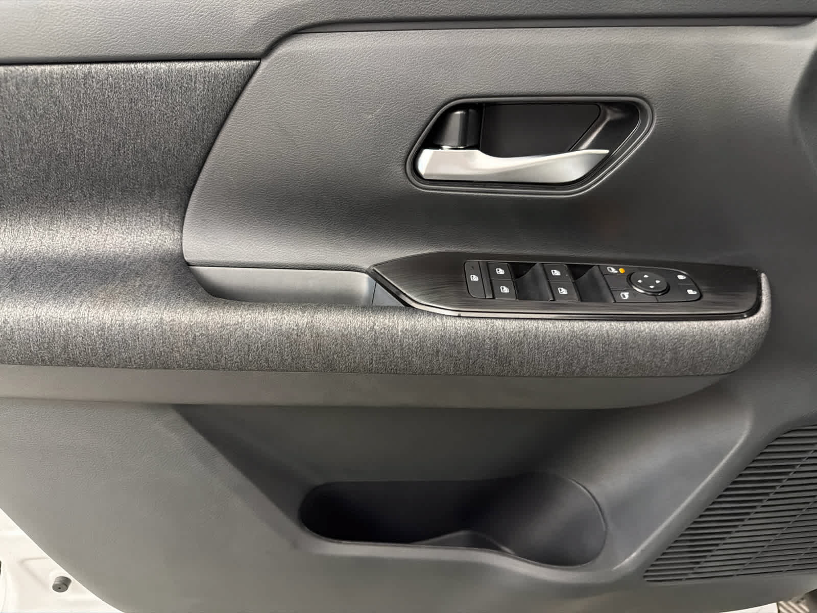 New 2026 Nissan Kicks SV w/ Cold Weather Package FWD image 20