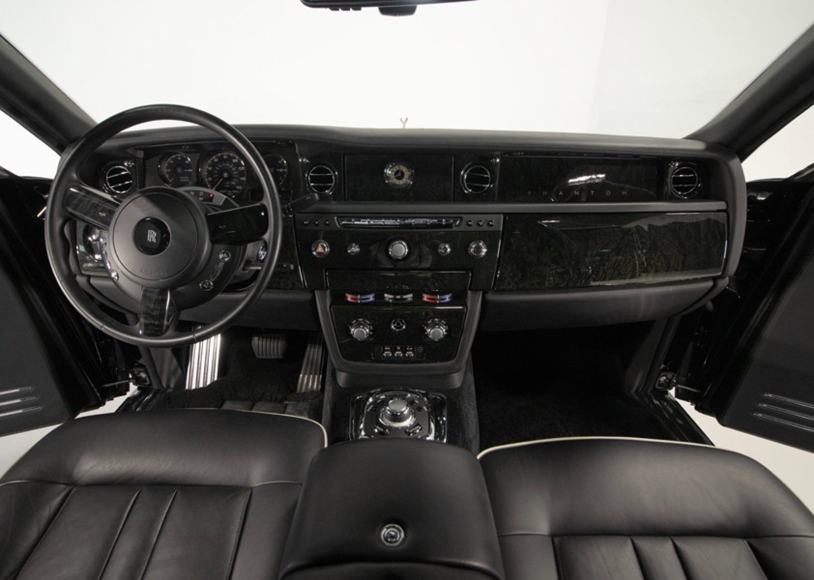 Used 2013 Rolls-Royce Phantom image 25