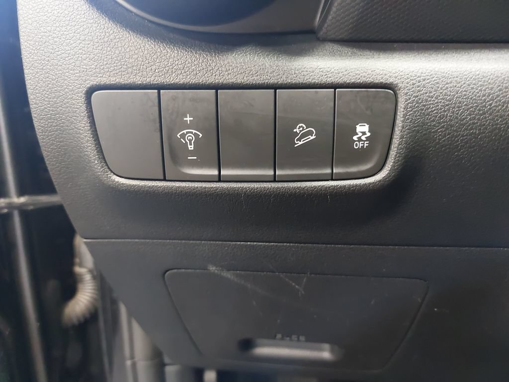 Used 2022 Hyundai Kona SE AWD/4WD image 25