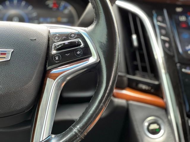Used 2016 Cadillac Escalade Luxury AWD/4WD image 35