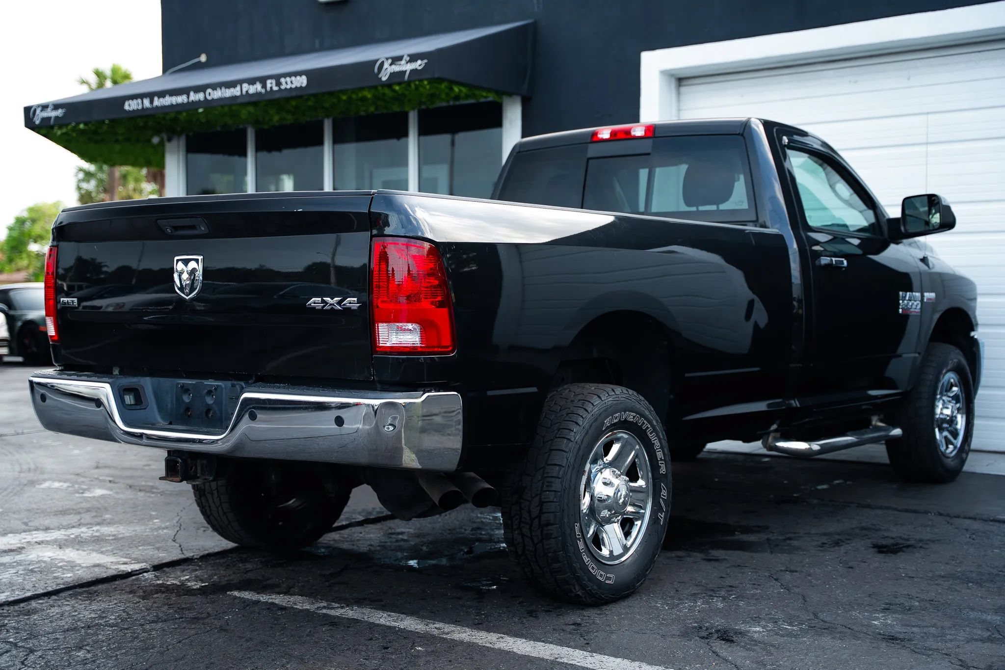 Used 2018 RAM 3500 SLT w/ Snow Chief Group AWD/4WD image 4