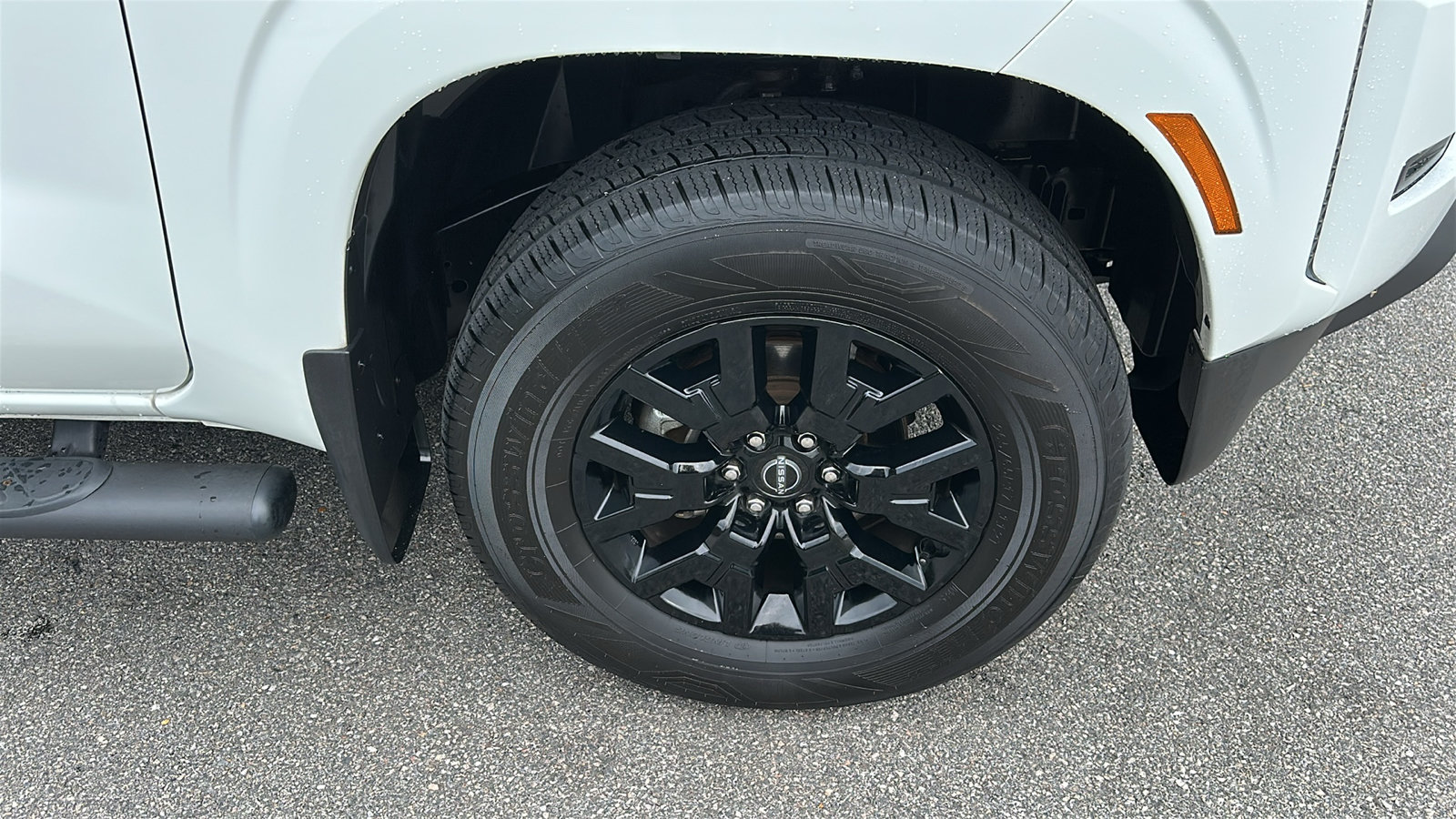 Certified 2023 Nissan Frontier SV w/ Tow Package AWD/4WD image 8