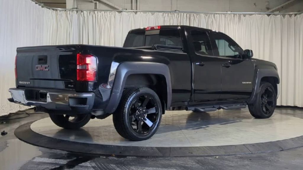 Used 2017 GMC Sierra 1500 SLE w/ SLE Value Package image 10
